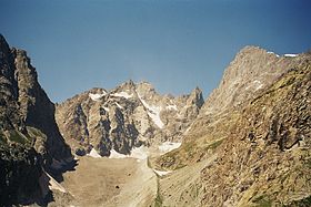 Pic Coolidge fra Chemin du Glacier Blanc, over landsbyen Ailefroide.  Til højre for Barre des Ecrins.