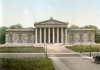 Munich Glyptothek, c. 1900 Glyptothek 1900.jpg