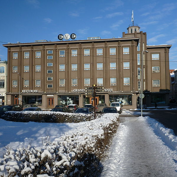 File:Grand Hotel in winter.JPG