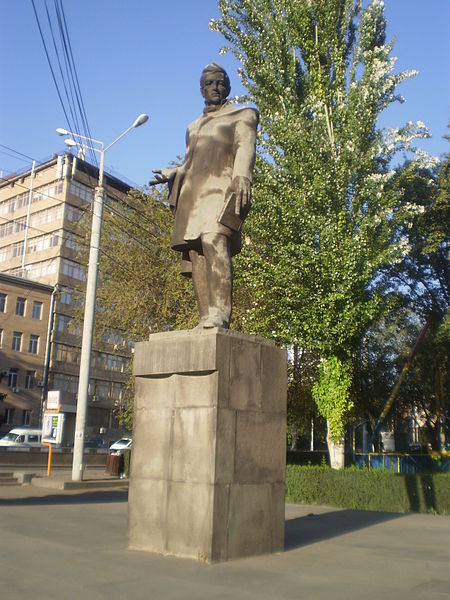 File:Griboyedov monument 9122262 09.JPG