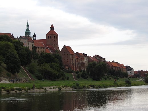 View of the right bank of the Vistula River and Grudziądz