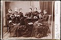 Gruppe kvinner som hekler, strikker og leser, ca 1887 (5987243230).jpg