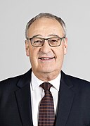 Guy Parmelin (2016−) medlem av Sveits' forbundsråd (nest lengste ansiennitet) (2023)