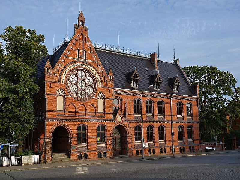 File:Gymnasium Bad Doberan.jpg