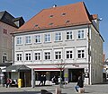 Deutsch: Günzburg, Marktplatz 22, Ehemals Gasthaus und Brauerei Goldene Traube used on 1 pages in 1 wikis