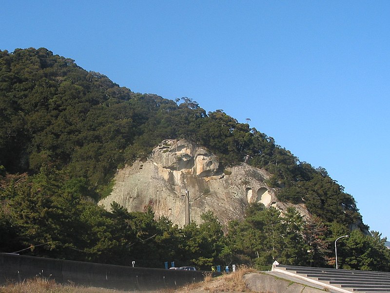 File:Hananoiwaya Shrine01.jpg