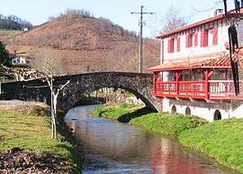 Die Brücke von Bonloc/Lekuine, über den Fluss Aran