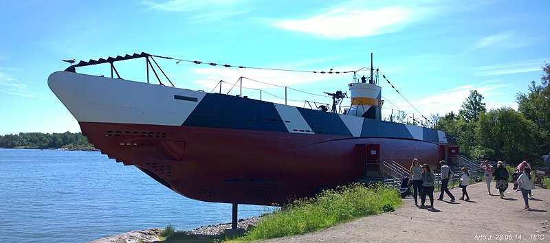 File:Helsinki - Suomenlinna - Vesikko (Finnish submarine) - panoramio.jpg