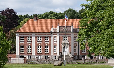 Herrenhaus Rundhof (cropped)