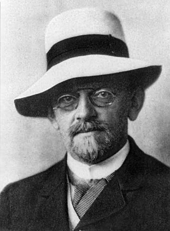 In 1915 David Hilbert invited Noether to join the Göttingen mathematics department, challenging the views of some of his colleagues that a woman should not be allowed to teach at a university.
