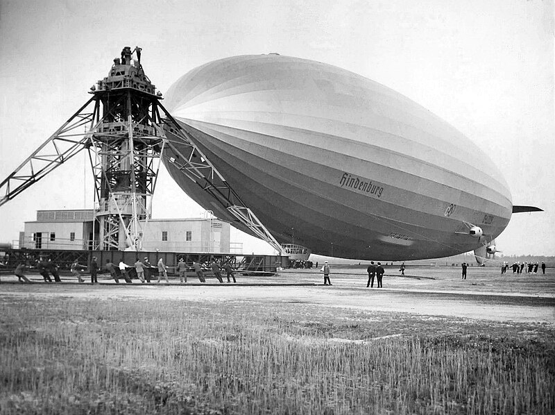 File:Hindenburg mooring at Lakehurst 1936.jpg