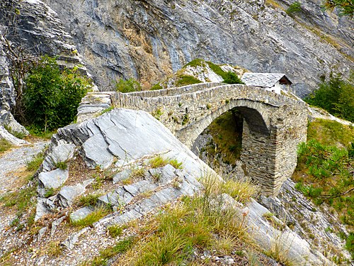 L'ancien pont près de Loèche-ville, nommé Hohen Brücke