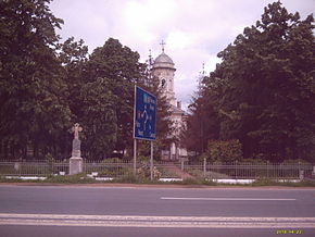 Biserica din centrul localității