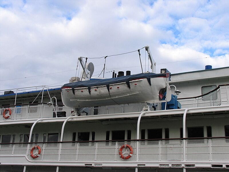 File:Ilya Muromets lifeboat.jpg