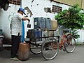 File:Aparcamiento bicicletas y patinetes - IMG 20220927 191149.jpg -  Wikimedia Commons