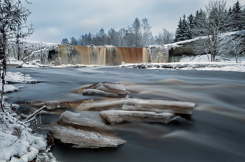 File:Jägala juga talvel 2013.jpg