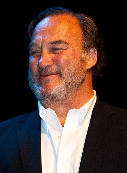 File:Jim Belushi Unveils Belushi Performance Hall at MAC Motown 2015 111.jpg