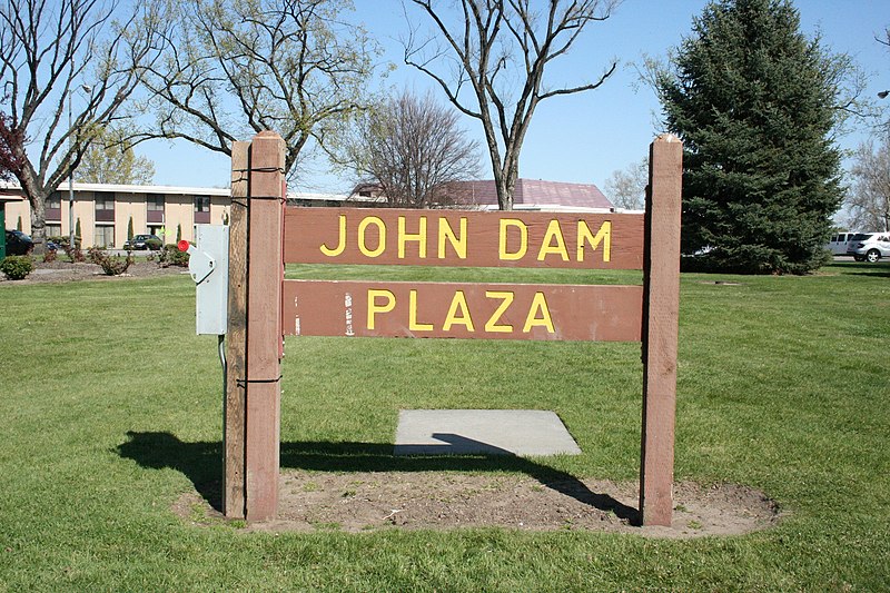 File:John Dam Plaza, 2011 Richland Washington - panoramio.jpg
