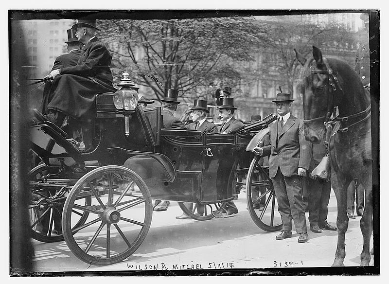 File:John Purroy Mitchel and Woodrow Wilson on May 11, 1914 at the memorial service for the 17 U. S. sailors who died at Vera Cruz.jpg