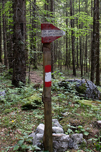 File:Johnsbach - Nationalpark Gesäuse - zweisprachiger Wegweiser bei Johnsbach.jpg