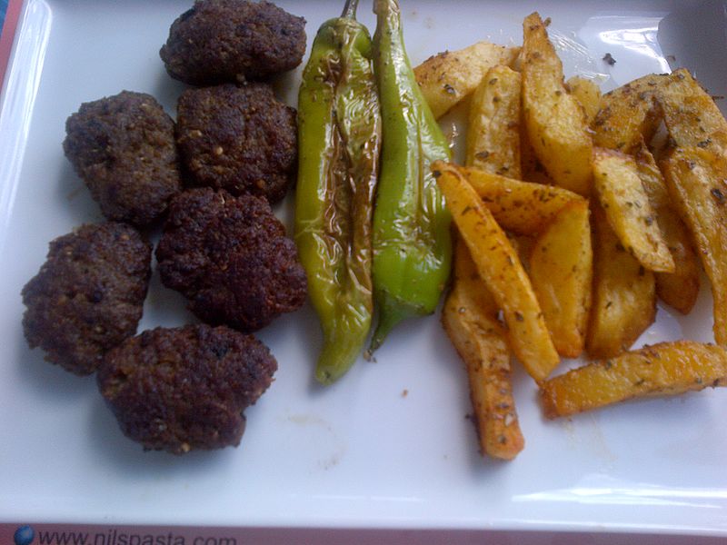 File:Köfte and potato wedges.jpg