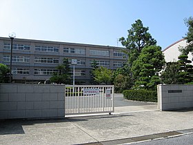Kakogawa-higashi highschool.jpg
