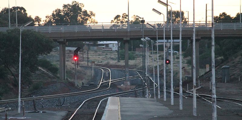 File:Kalgoorlie railway station east end looking east .jpg