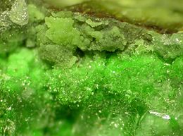 Kambaldaite-105011.jpg