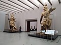 奈良国立博物館で展示される金剛力士像