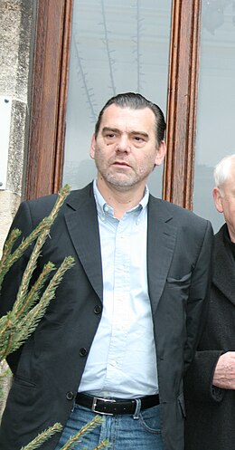 L'avocat Frank Berton, le père de Florence Cassez et Thierry Lazaro à Phalempin en 2008, lors d'une conférence de presse, Cropped.jpg