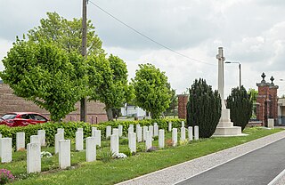 Fortune Salaire Mensuel de La Gorgue Communal Cemetery Combien gagne t il d argent ? 2 038,00 euros mensuels