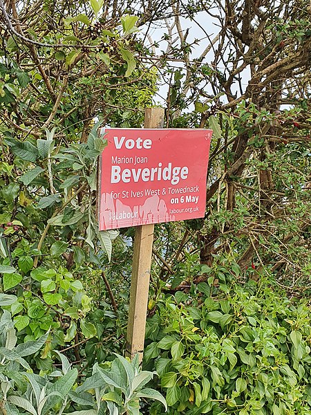 File:Labour Party election sign, St Ives, April 2021.jpg