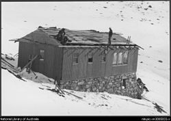 Лыжный домик на озере Альбина 1951.jpg