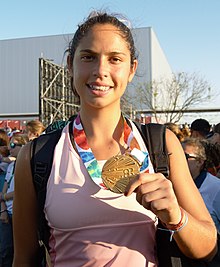 Las leoncitas y su medalla de oro 04 (қиылған) .jpg