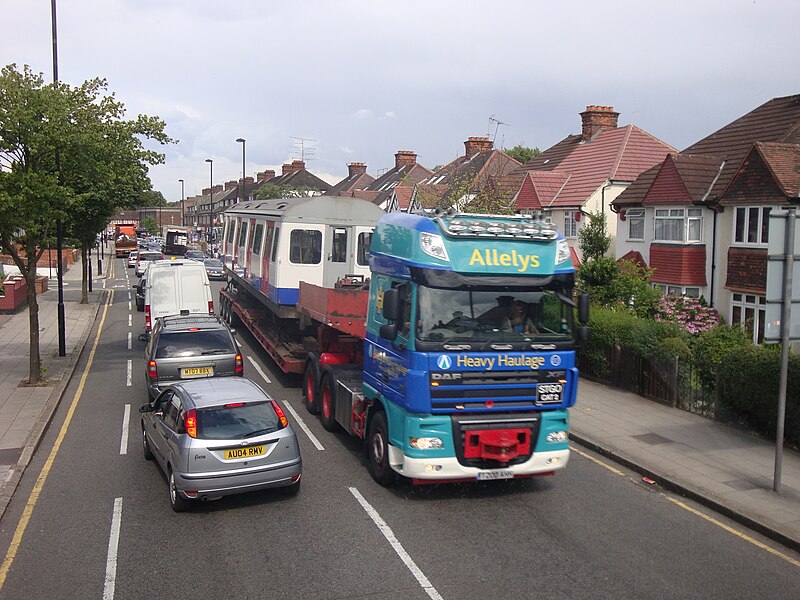 File:London Underground C69 stock on Gunnersbury Lane, London W3 (3).jpg