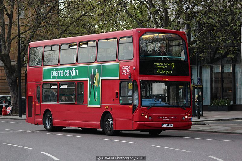 File:London United bus VLE19 (PG04 WHZ), 4 May 2013.jpg