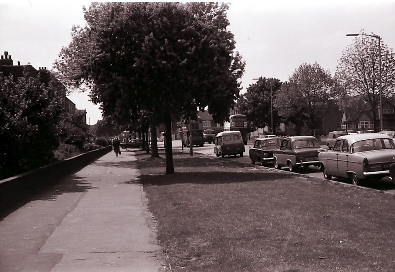 File:Longbridge Road - geograph.org.uk - 584049.jpg