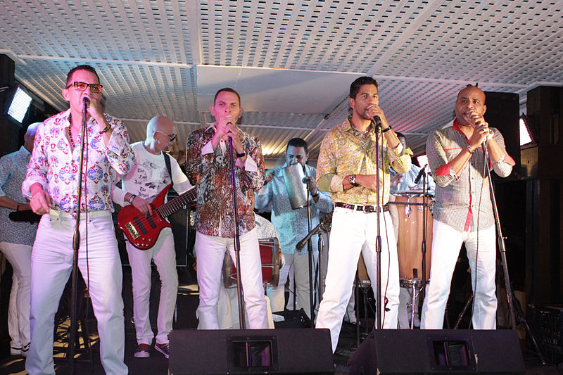 File:Los Hermanos Rosario3.jpg