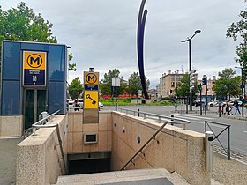 Metró bejárata az avenue des Minimes-től.