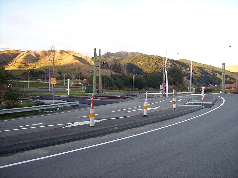 File:Mackays Crossing 2007.jpg