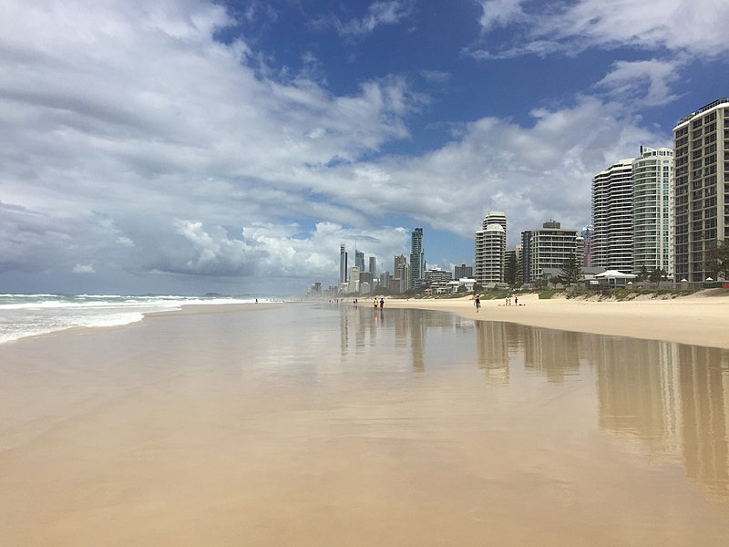 File:Main Beach, Queensland 02.JPG