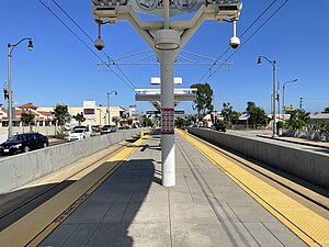 Maravilla station platform, September 2023.jpg