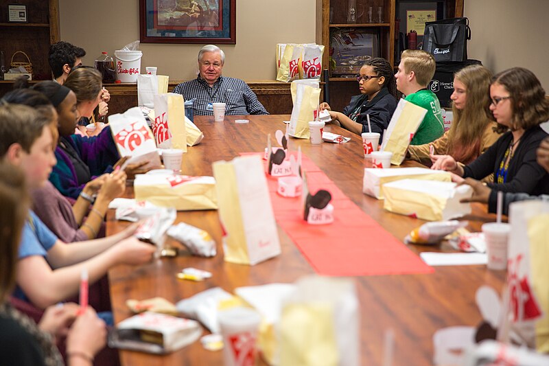 File:Mayor visits Fort Dorchester students (16796304225).jpg