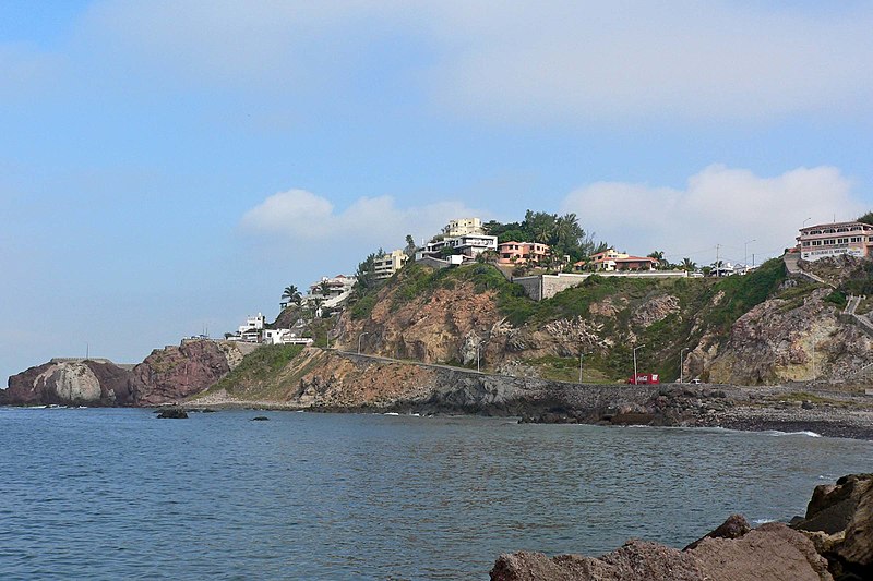 File:Mazatlan shoreline 1.jpg