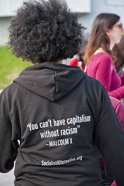 File:Milwaukee Public School Teachers and Supporters Picket Outside Milwaukee Public Schools Adminstration Building Milwaukee Wisconsin 4-24-18 1038 (40833960135).jpg