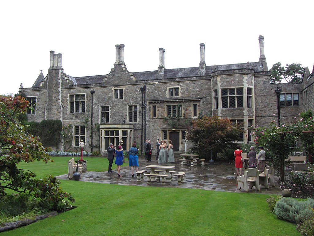 Picture of Miskin Manor Hotel courtesy of Wikimedia Commons contributors - click for full credit