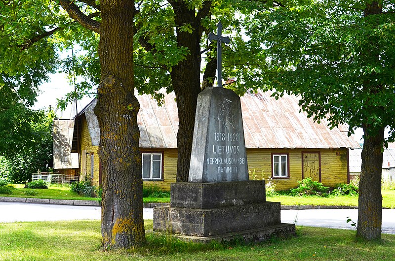 File:Monument with Vytis, dedicated to the Independence of Lithuania in Upytė, Lithuania.jpg