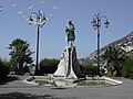 Statua di Flavio Gioia (Piazza Flavio Gioia, Amalfi)