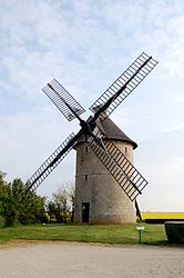 Moulin à vent de Frouville-Pensier, Ozoir-le-Breuil, Eure-et-Loir, Centre, Francie.JPG