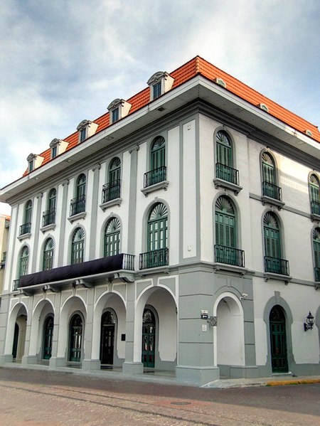 File:Museo del Canal.jpg